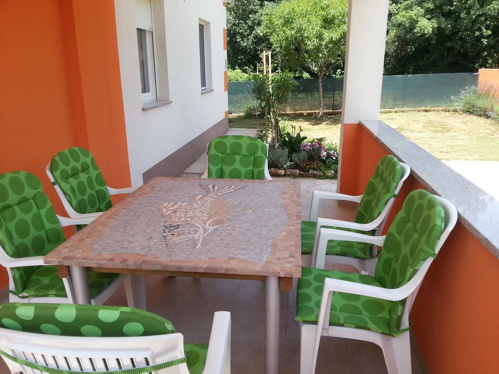 Bluegum Apartments Ližnjan Chambre photo